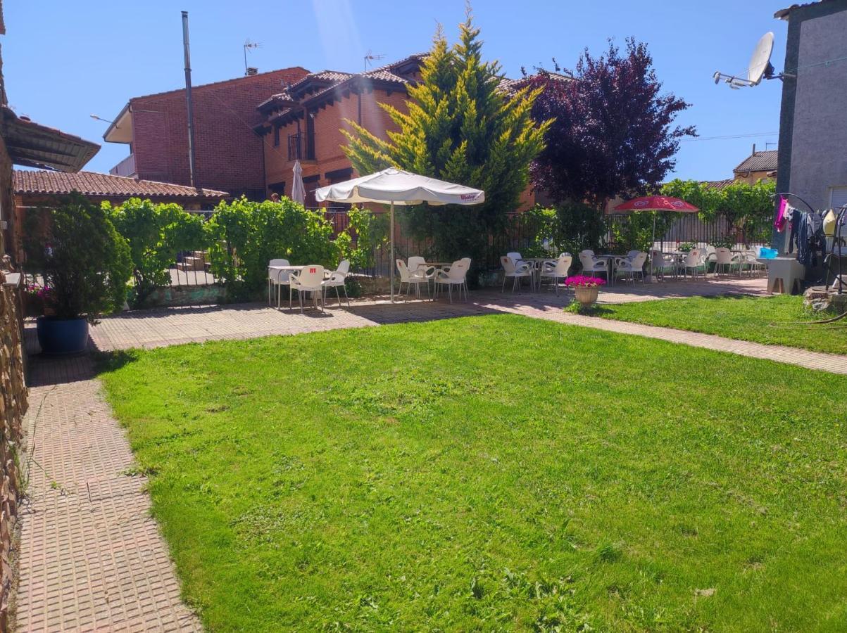 Albergue Santa Ana San Martín del Camino Eksteriør bilde