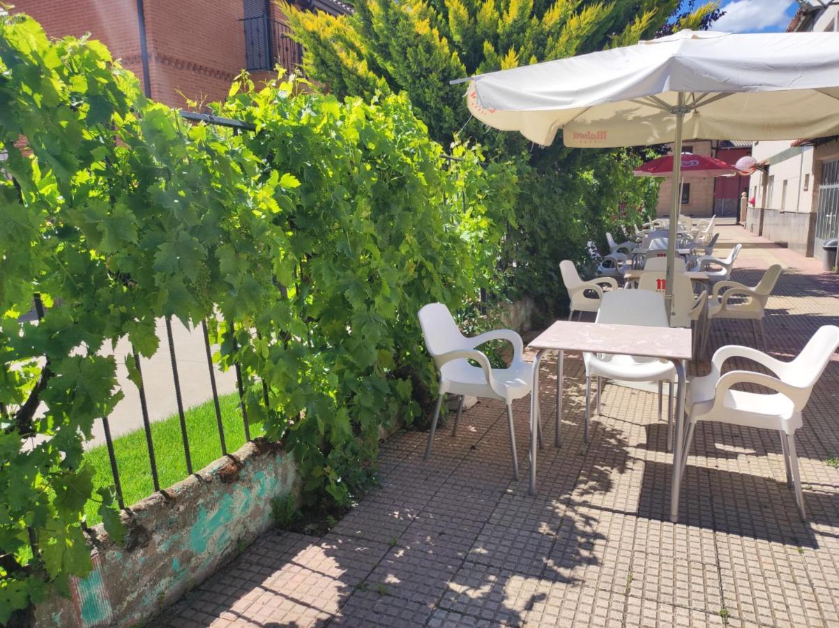 Albergue Santa Ana San Martín del Camino Eksteriør bilde