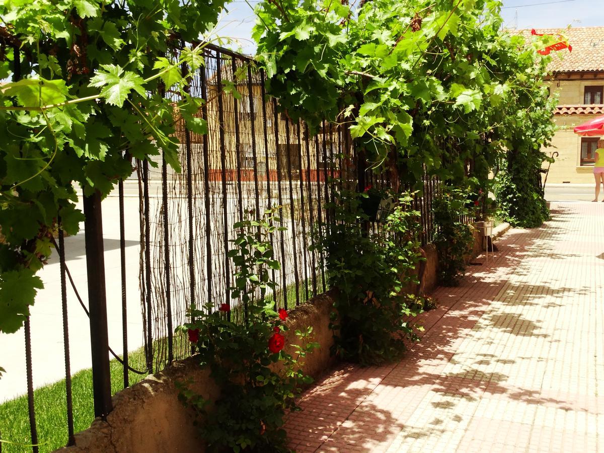 Albergue Santa Ana San Martín del Camino Eksteriør bilde