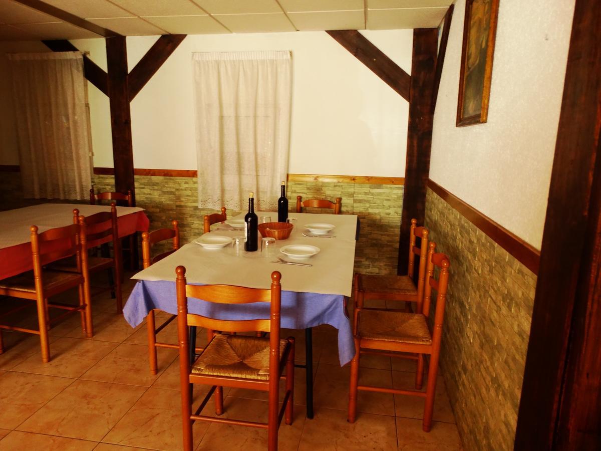 Albergue Santa Ana San Martín del Camino Eksteriør bilde